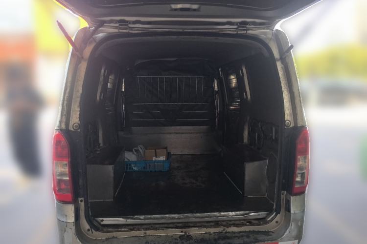 Used Wuling Rongguang V 2016 1.5L Practical Version Trunk