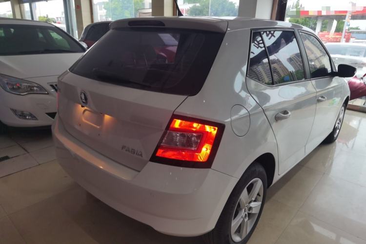 Used Skoda Fabia 2016 1.4L Automatic Car Enjoy Edition