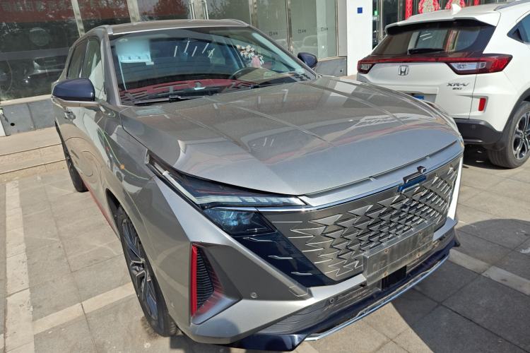 Used CHANGAN OSHAN Z6 2022 Blue Whale 1.5T DCT Smart Navigation Model