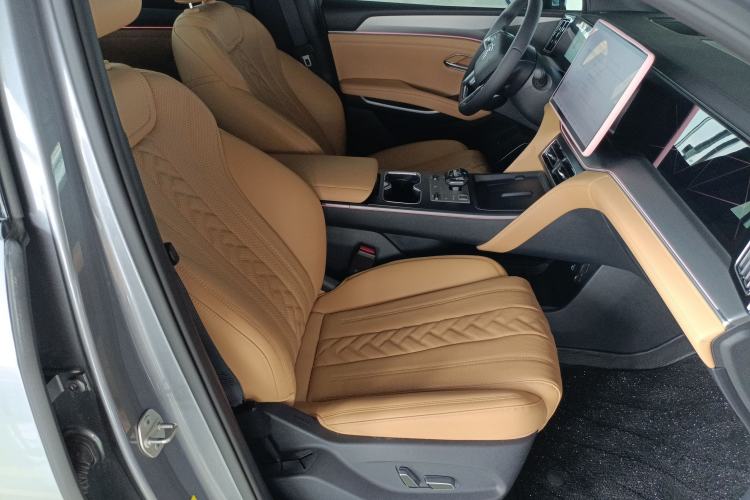 Used BYD Song L DM-i 2024 160 km Excellence Version Right Front Seat