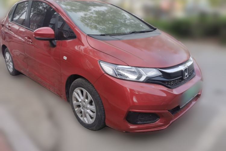 Used Honda Fit 2018 1.5L CVT Comfort Sunroof Version Front Right 45 Deg