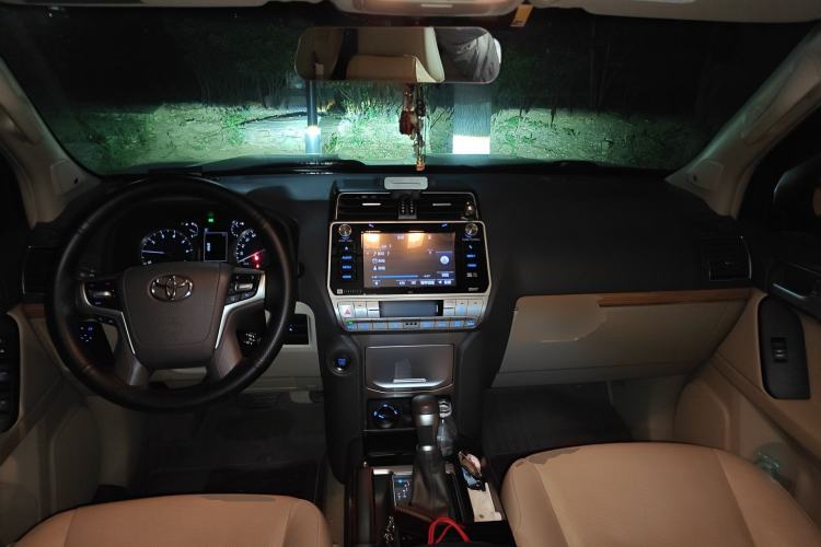 Used Toyota Prado 2018 3.5L Automatic TX-L NAVI Center Console