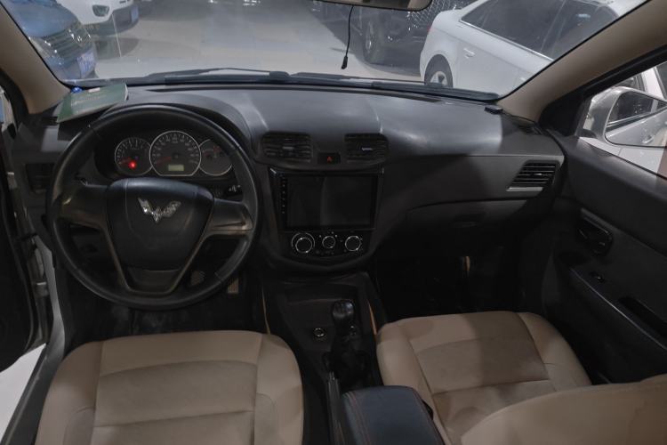 Used Wuling Hongguang 2014 1.5L S Standard Version
