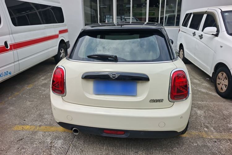 Used MINI 2019 1.5T COOPER Classic Edition Five-Door Version Rear