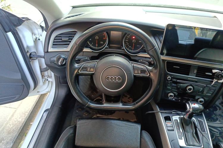 Used Audi A5 2014 Coupe 45 TFSI Steering Wheel