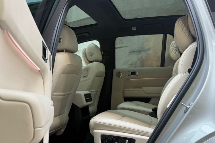 Used Li Auto L8 2023 Pro Model
