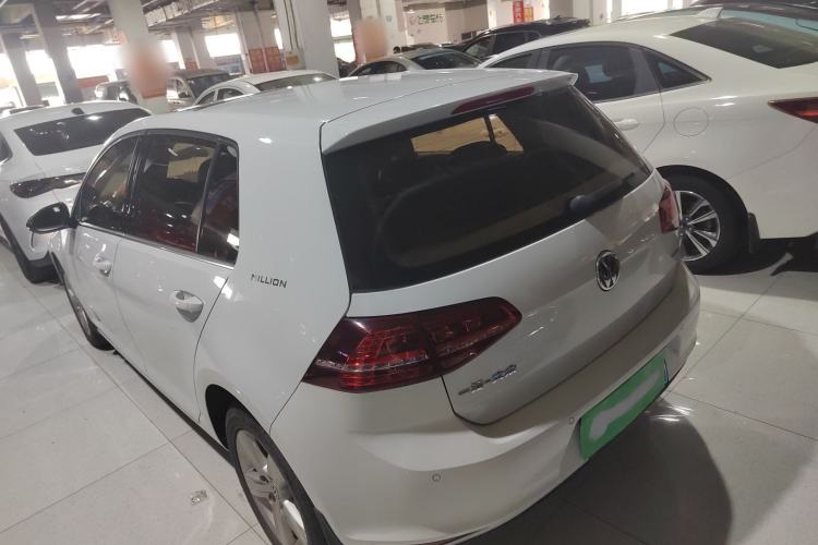 Used Volkswagen Golf 2017 1.6L Automatic Comfort Million-Vehicle Anniversary Edition Rear Left 45 Deg