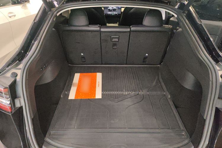 Used Tesla Model Y 2022 Long-Range All-Wheel-Drive Version