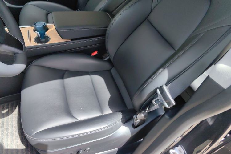 Used Tesla Model Y 2024 Rear-Wheel-Drive Version
