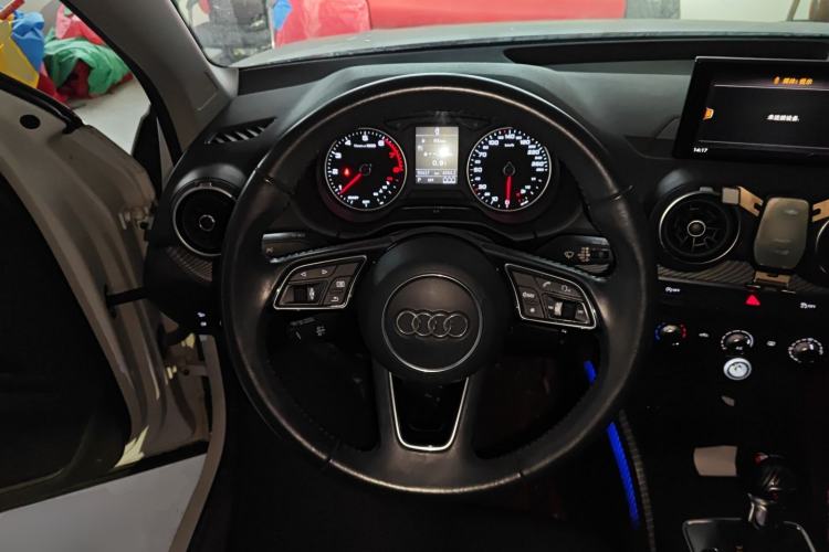 Used Audi Q2L 2018 35 TFSI Launch Exclusive Edition China V