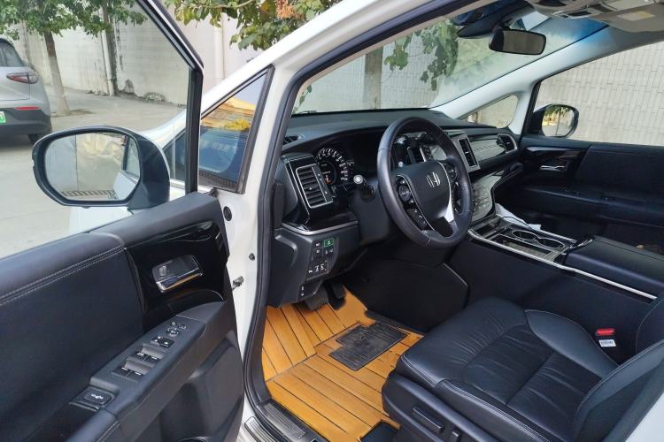 Used Honda Elysion 2019 2.0L Hybrid Luxury Edition