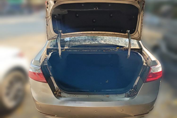 Used Haima Fumei 2013 Sedan 1.6L Manual Fashion Edition Trunk