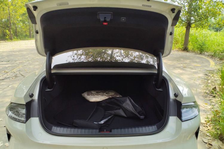 Used Xiaomi Auto SU7 2024 Rear-Drive Long-Range Intelligent Driving Version
