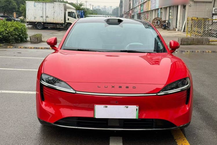 Used Hima Luxeed S7 2025 785 km Ultra