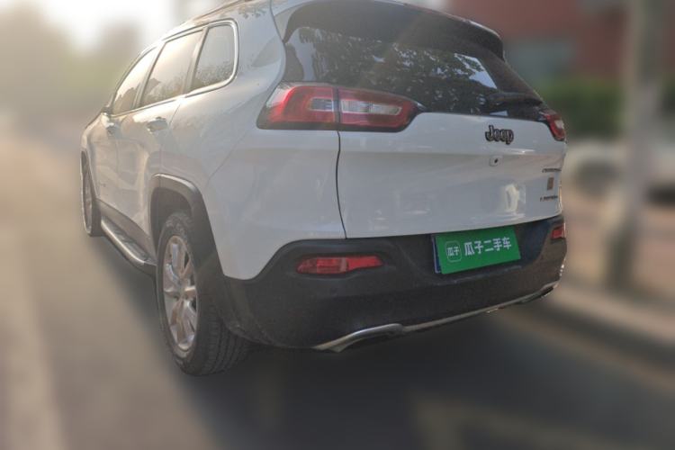 Used Jeep Cherokee 2016 2.4L Superior Edition Rear Left 45 Deg