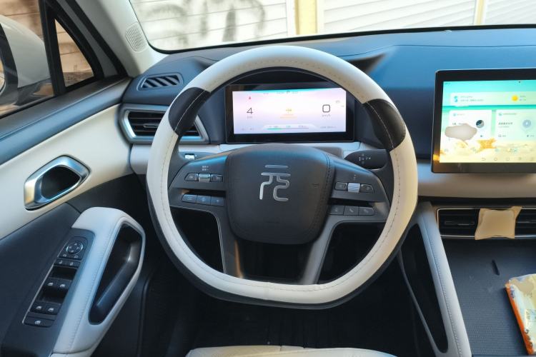 Used BYD Yuan UP 2025 Model 301KM Leading Version Steering Wheel