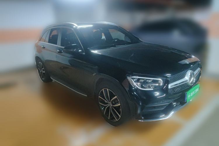 Used Mercedes-Benz GLC 2022 Second Facelift GLC 260 L 4MATIC Luxury Edition Front Right 45 Deg