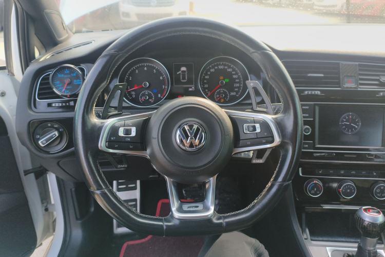 Used Volkswagen Golf 2016 1.4TSI Automatic R-Line
