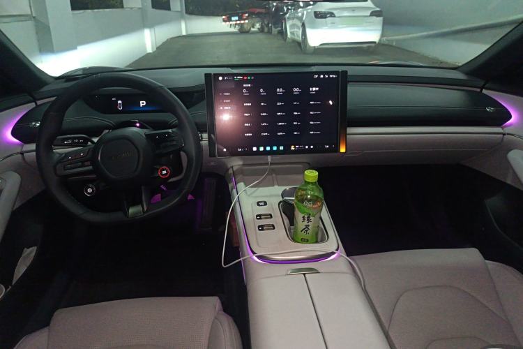 Used Xiaomi Auto SU7 2024 Rear-Drive Long-Range Intelligent Driving Version Center Console