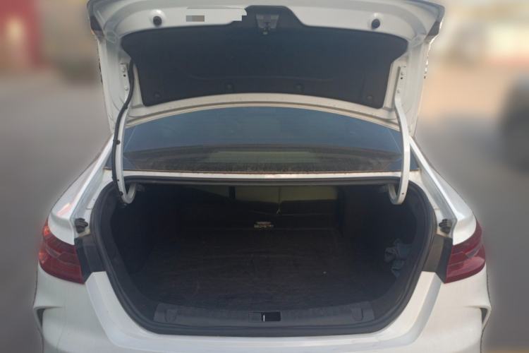 Used Geometry G6 2022 620 New Le Xinying Trunk