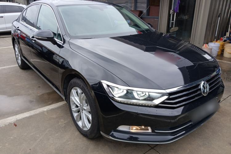 Used Volkswagen Magotan 2019 330TSI DSG Luxury Version China VI Standard Front Right 45 Deg
