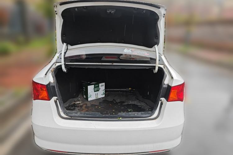 Used Roewe 350 2014 1.5L Manual Xunchi Edition Trunk