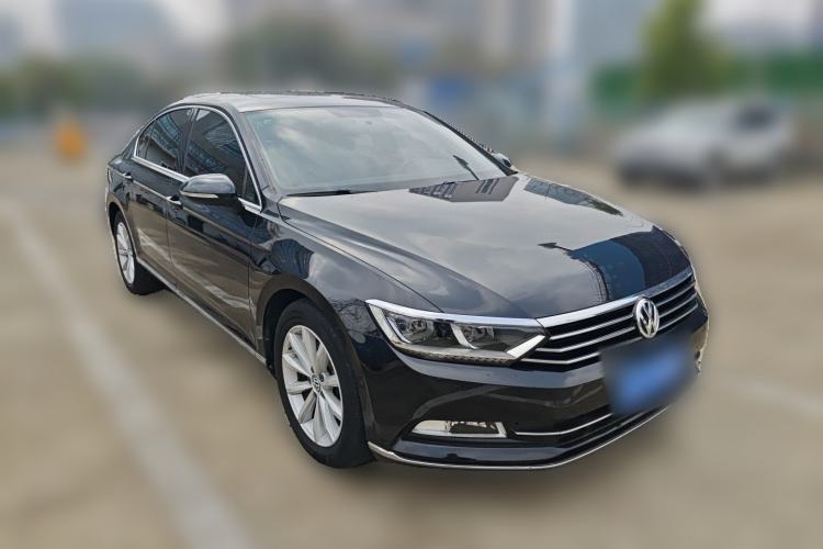 Used Volkswagen Magotan 2019 330TSI DSG Leading Edition China V Standard Front Right 45 Deg