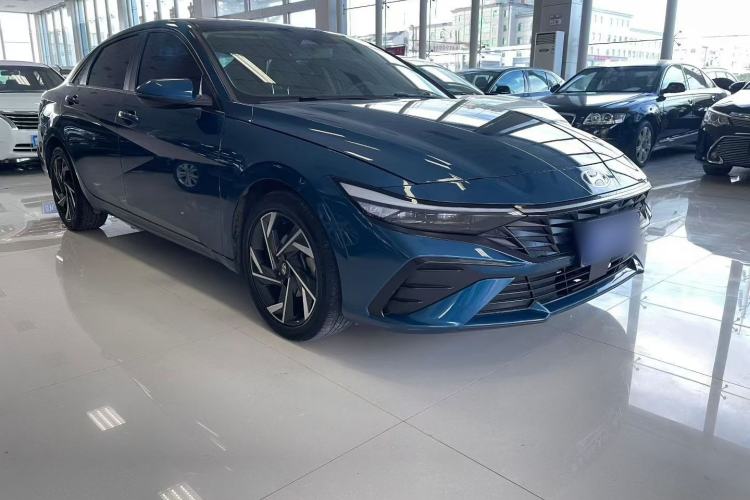 Used Hyundai Elantra 2023 1.5L CVT LUX Prestige Edition