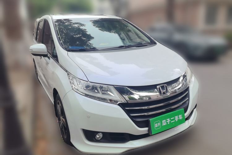 Used Honda Odyssey 2015 Revised 2.4L Luxury Edition
