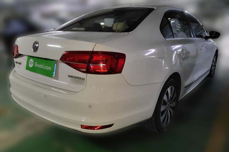 Used Volkswagen Sagitar 2017 230TSI Automatic Comfort Version
