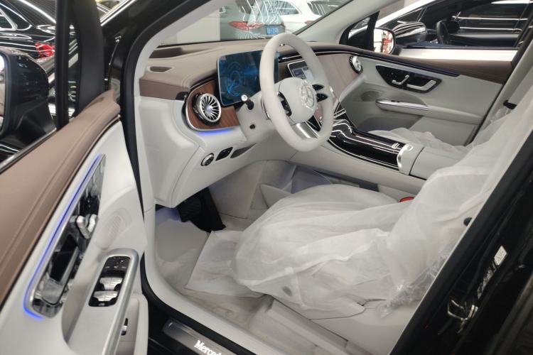Used Mercedes-Benz EQE SUV 2024 500 4MATIC Luxury Edition Driver Seat