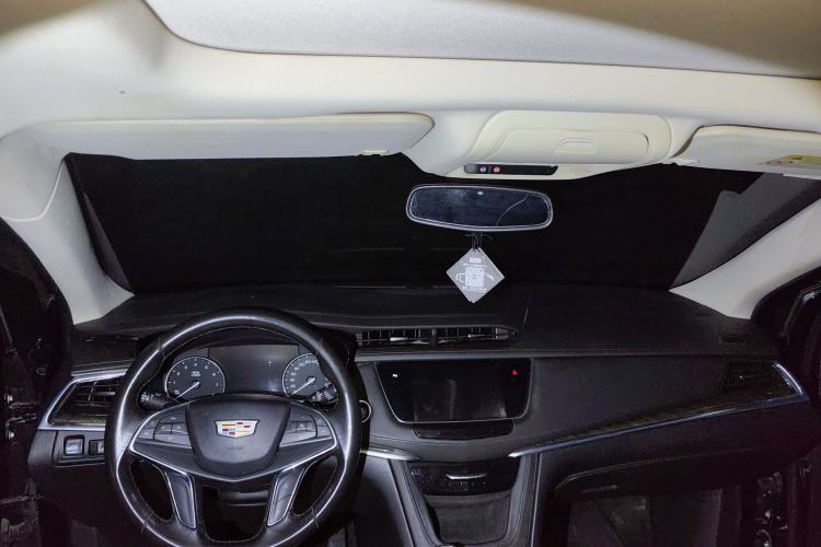 Used Cadillac XT5 2018 25T Luxury Model Center Console