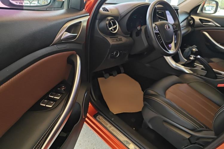 Used BYD Song 2016 GaiShi Edition 1.5TI Manual Elite Model Driver Seat