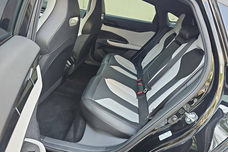 Used Changan UNI-V iDD 2024 Blue Whale Smart Electric iDD 136km Luxury Model
