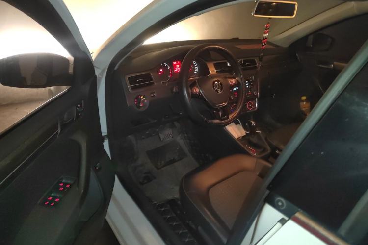 Used Volkswagen Santana 2016 1.6L Automatic Comfort Edition Driver Seat