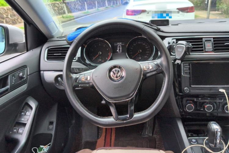 Used Volkswagen Sagitar 2018 280TSI DSG Ignite Edition Steering Wheel