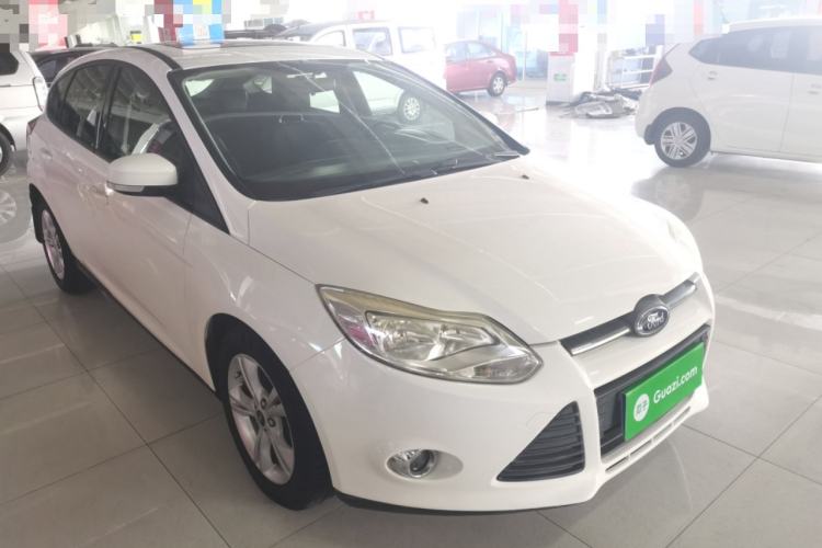 Used Ford Focus 2012 Hatchback 1.6L Automatic Fashion Edition Front Right 45 Deg