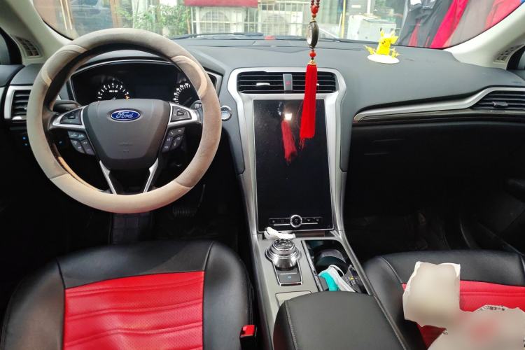 Used Ford Mondeo 2020 EcoBoost 180 Stylish Model Center Console