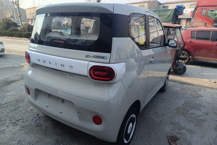 Used Wuling Hongguang MINIEV 2024 3rd Generation 215km Youth Edition
