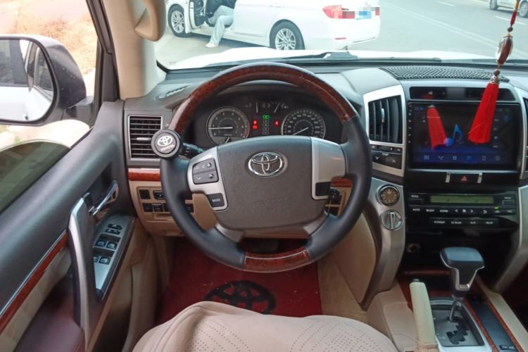 Used Toyota Land Cruiser 2012 4.0L Automatic VX
