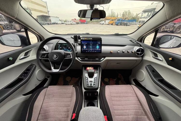 Used BYD Yuan Pro 2021 401 km Luxury Version Interior 4