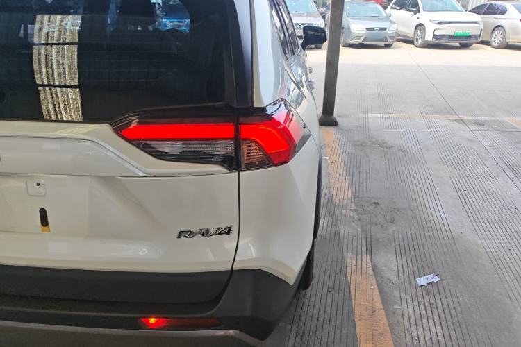 Used Toyota RAV4 2022 2.0L CVT Two-Wheel Drive Fashion Plus Edition Right Rear Taillight