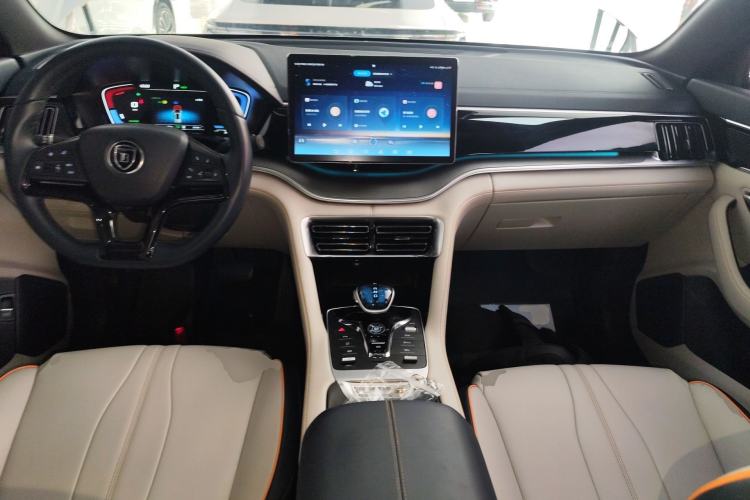 Used BYD Song PLUS New Energy 2021 DM-i 110KM Flagship Model Center Console