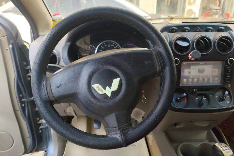 Used Wuling Hongguang 2013 1.5L Comfort Model
