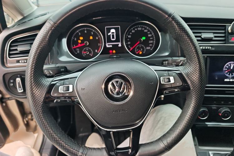 Used Volkswagen Golf 2018 230TSI Automatic Comfort Model Steering Wheel