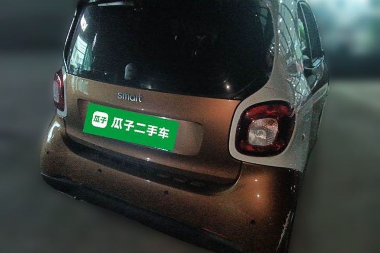 Used smart fortwo 2015 1.0L 52 kW hardtop Dynamic version
