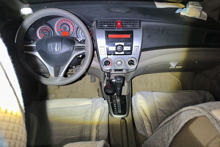 Used Honda City Classic 2008 1.5L Automatic Elite Edition Center Console