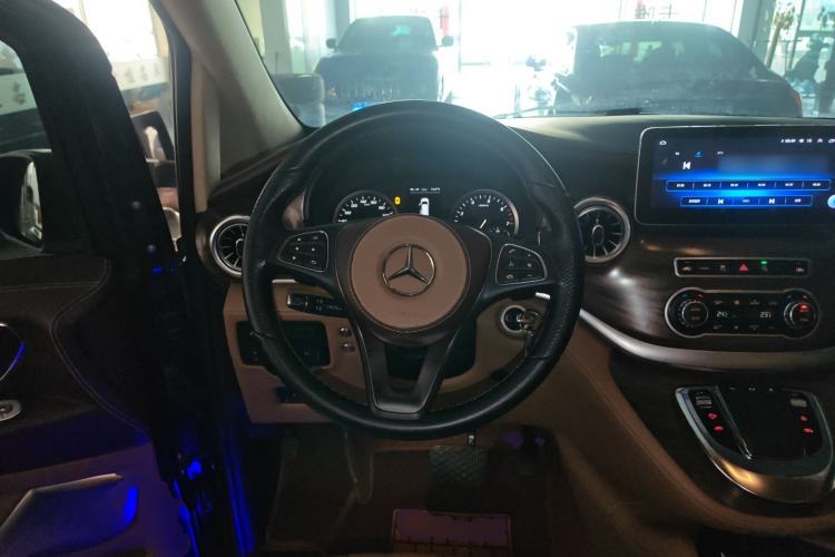 Used Mercedes-Benz Vito 2021 2.0T Business Version 7 Seats Steering Wheel