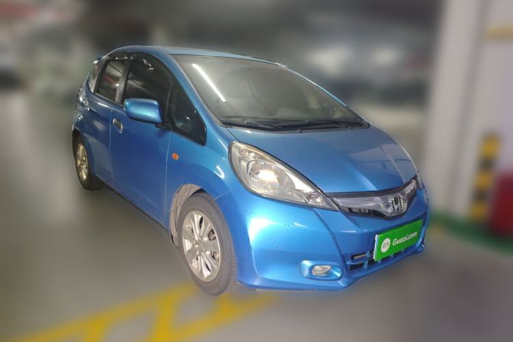 Used Honda Fit 2011 1.5L manual luxury version
