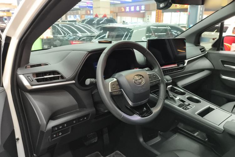 Used Toyota SIENNA 2024 2.5L Hybrid Four-Wheel Drive Prestige Edition Center Console